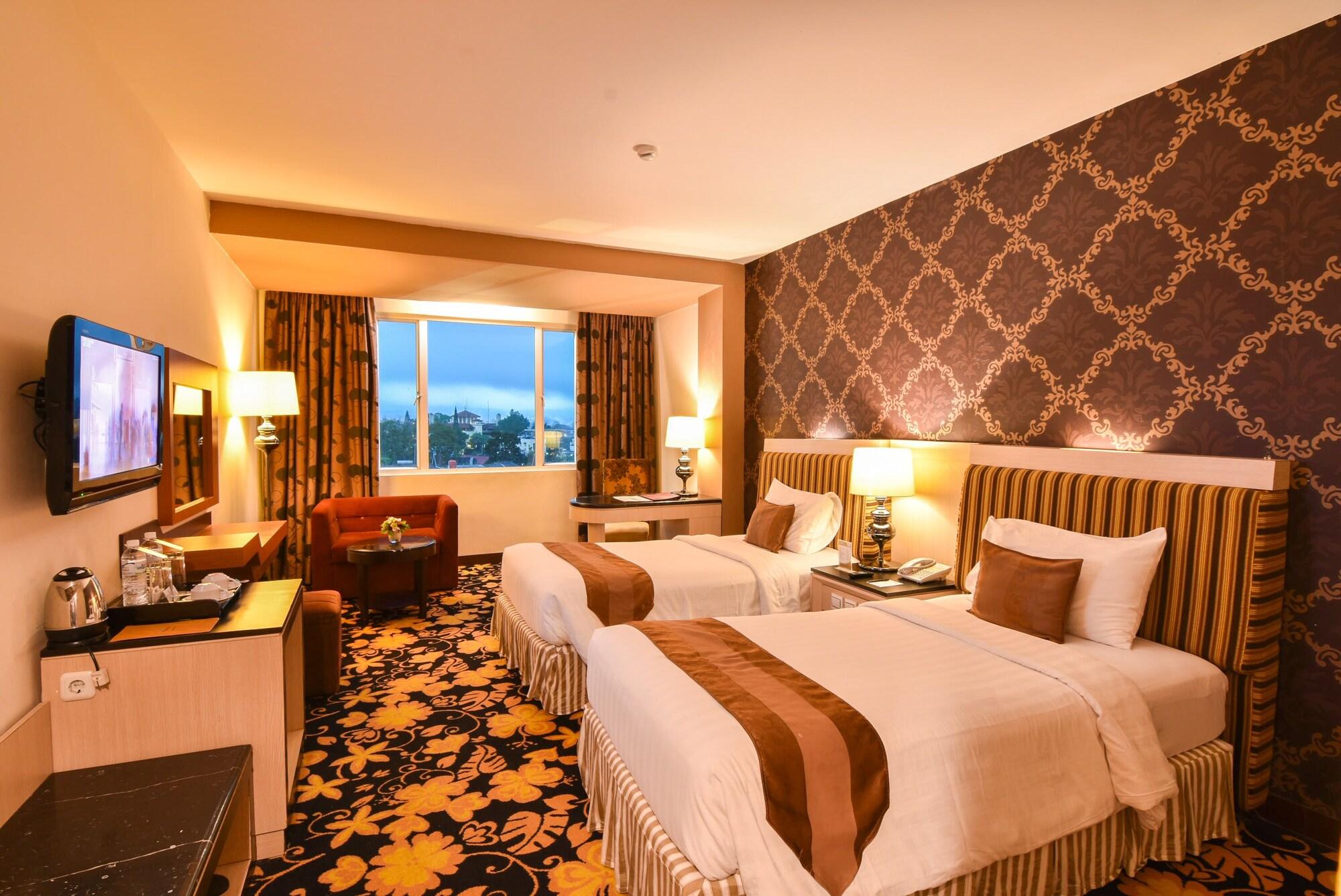 Grand Rocky Hotel Bukittinggi Extérieur photo