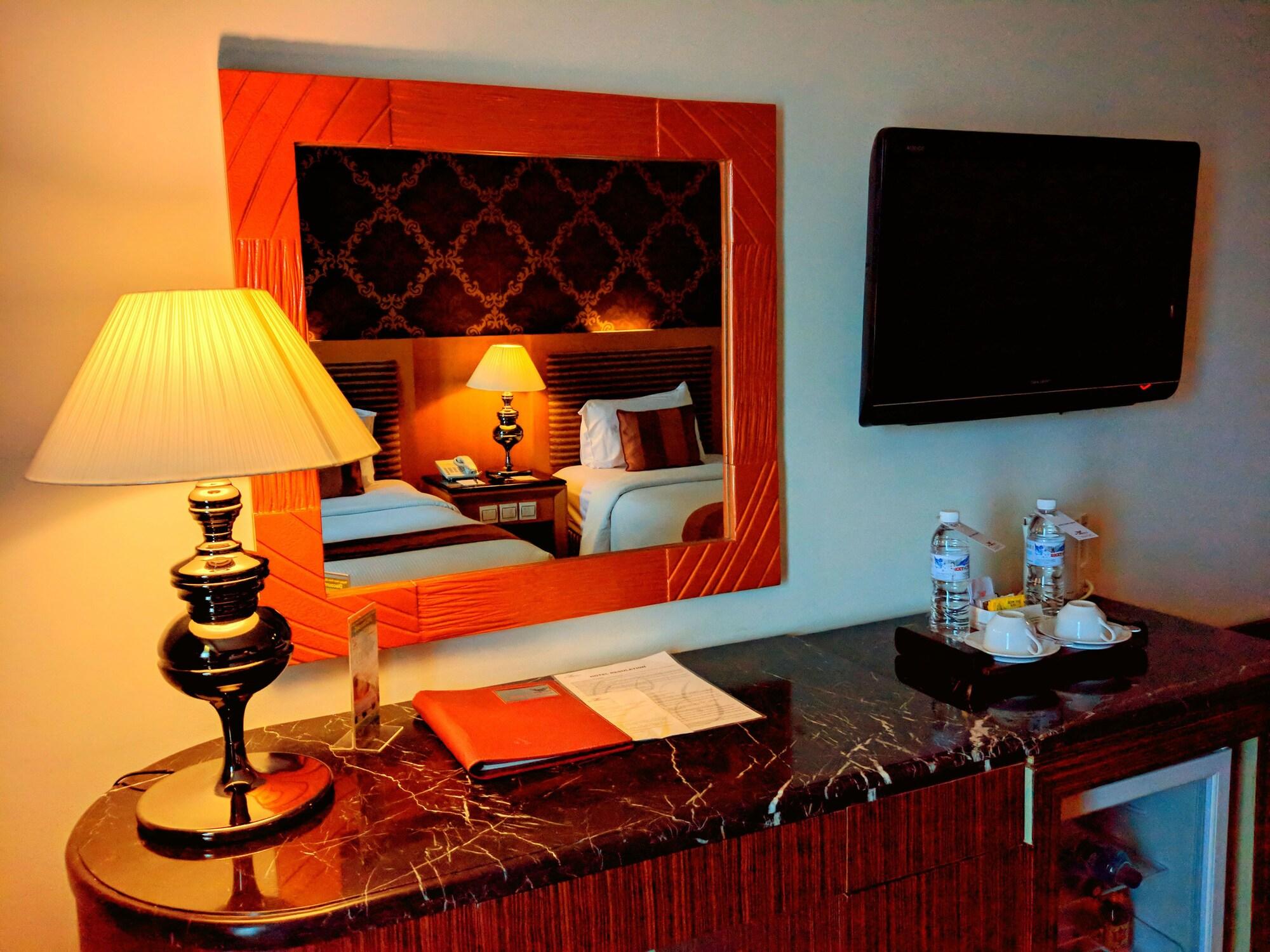 Grand Rocky Hotel Bukittinggi Extérieur photo