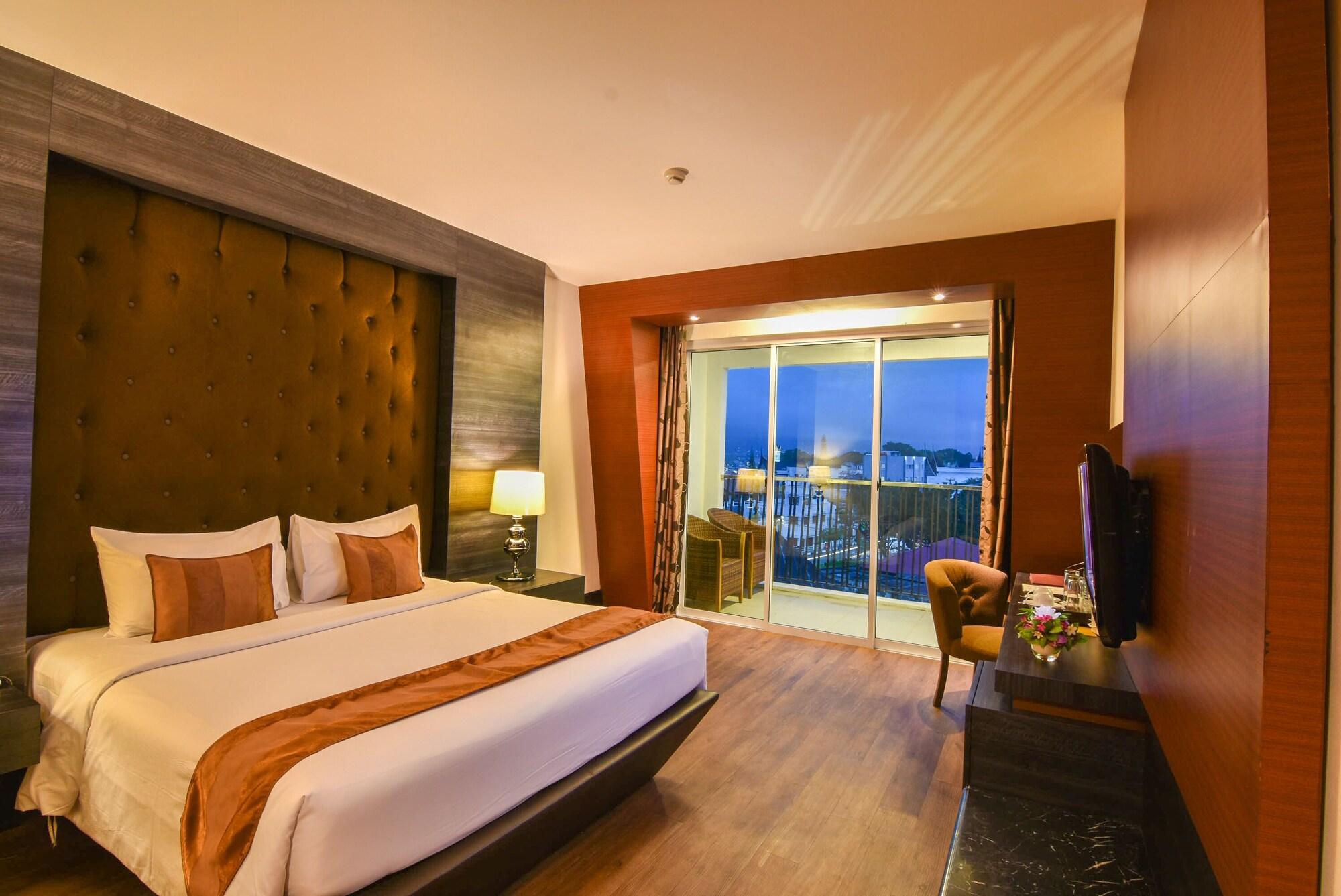 Grand Rocky Hotel Bukittinggi Extérieur photo