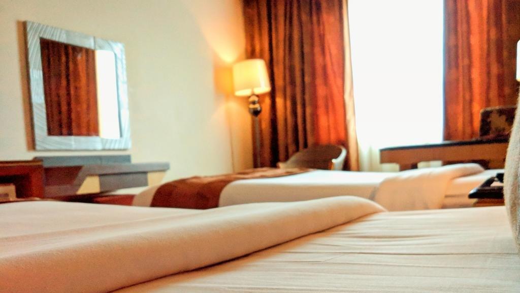 Grand Rocky Hotel Bukittinggi Extérieur photo
