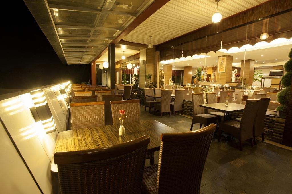 Grand Rocky Hotel Bukittinggi Extérieur photo
