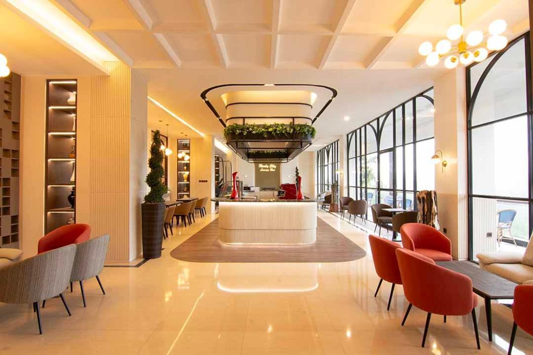 Grand Rocky Hotel Bukittinggi Extérieur photo