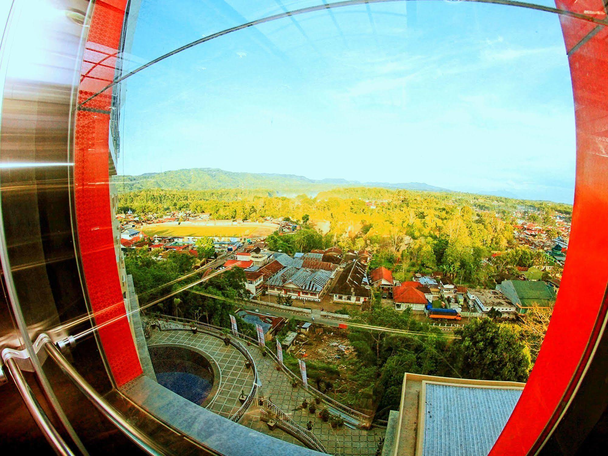 Grand Rocky Hotel Bukittinggi Extérieur photo