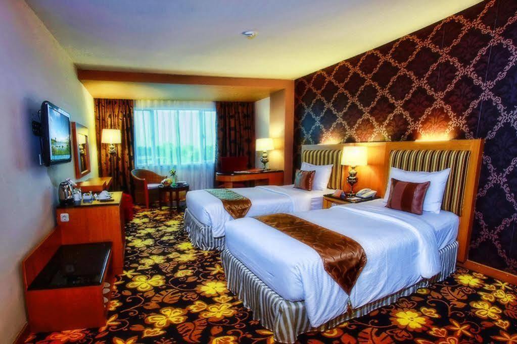 Grand Rocky Hotel Bukittinggi Extérieur photo