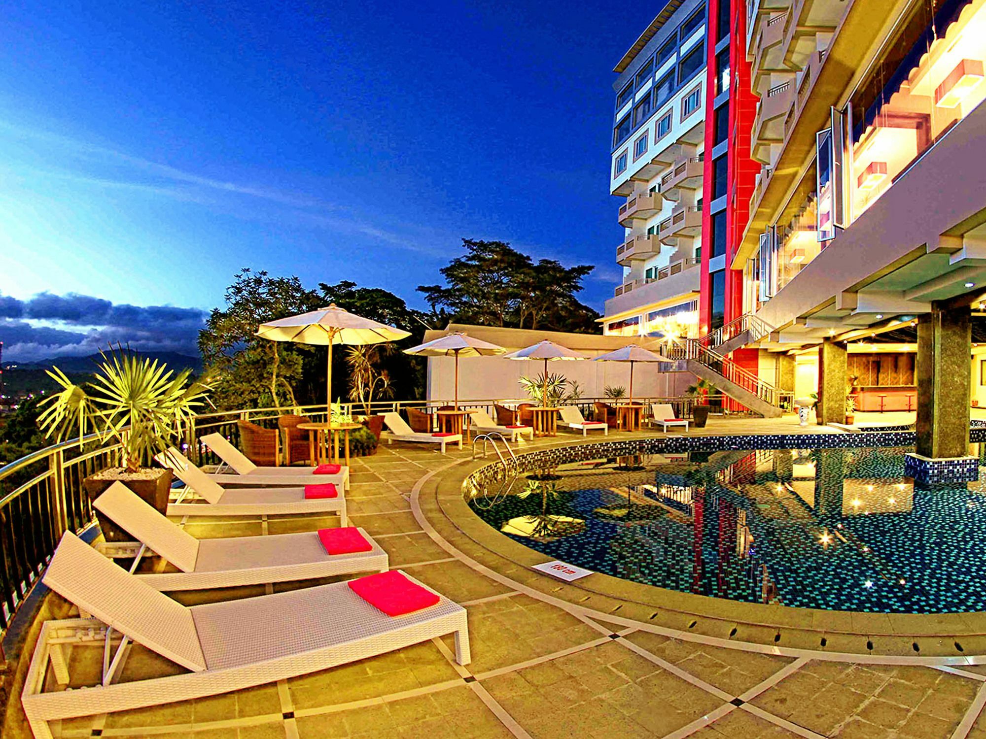 Grand Rocky Hotel Bukittinggi Extérieur photo