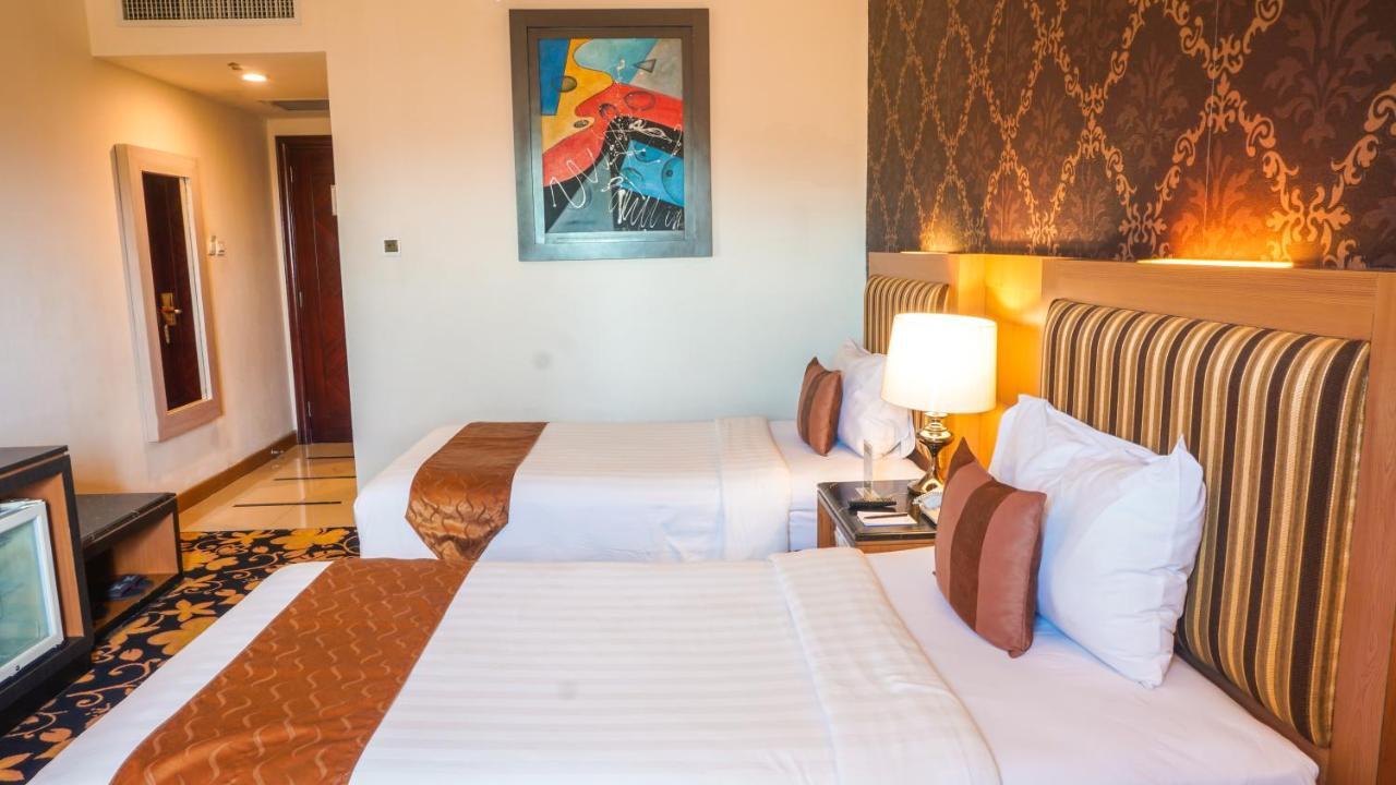Grand Rocky Hotel Bukittinggi Extérieur photo