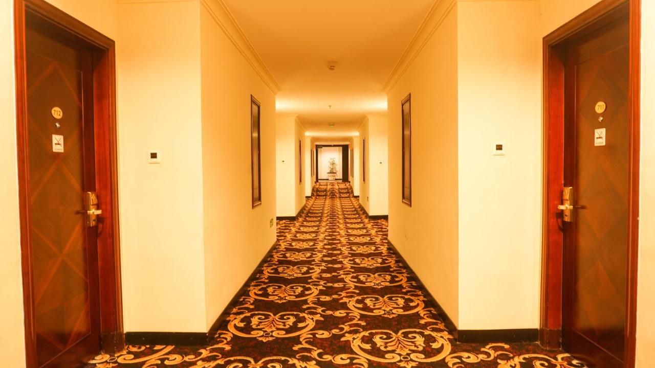 Grand Rocky Hotel Bukittinggi Extérieur photo