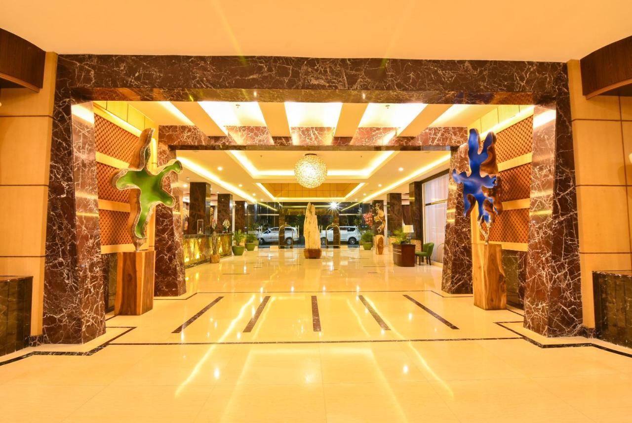 Grand Rocky Hotel Bukittinggi Extérieur photo