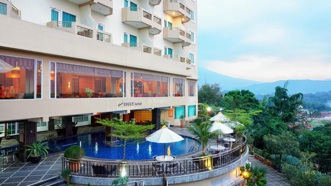Grand Rocky Hotel Bukittinggi Extérieur photo