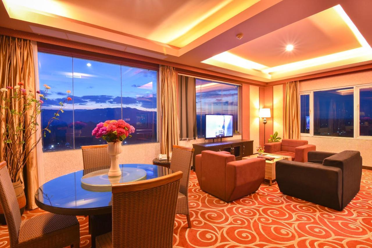 Grand Rocky Hotel Bukittinggi Extérieur photo