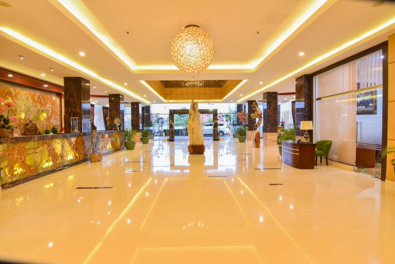 Grand Rocky Hotel Bukittinggi Extérieur photo