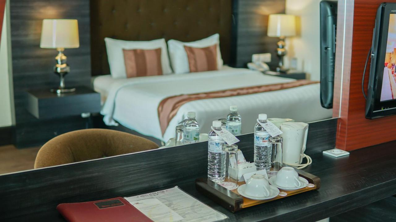 Grand Rocky Hotel Bukittinggi Extérieur photo