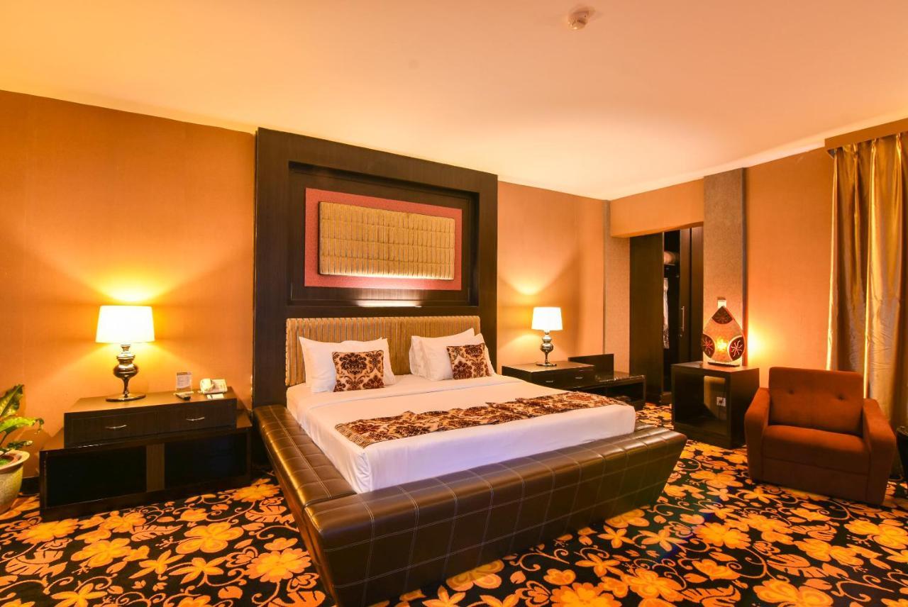 Grand Rocky Hotel Bukittinggi Extérieur photo